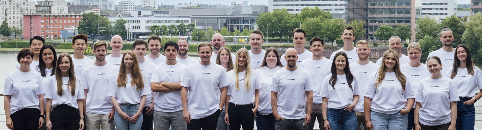 Das Team von Policen Direkt